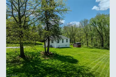 4465 Eastland Avenue NE, Louisville, OH 44641 - Photo 12