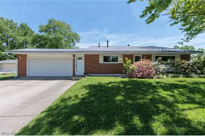 324 Charring Cross Drive, Munroe Falls, OH 44262 - Photo 2