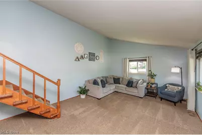 324 Charring Cross Drive, Munroe Falls, OH 44262 - Photo 4
