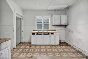 132 Irondale St, Elyria, OH 44035 - Photo 8