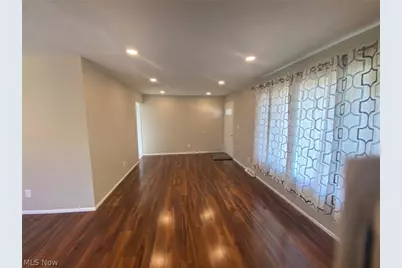 14144 Lisa Drive, Maple Heights, OH 44137 - Photo 4