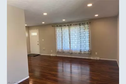 14144 Lisa Drive, Maple Heights, OH 44137 - Photo 6
