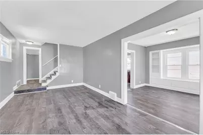 12808 Havana Road, Garfield Heights, OH 44125 - Photo 4