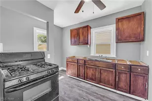 12808 Havana Rd, Garfield Heights, OH 44125 - Photo 8