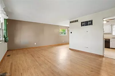 2802 16th Avenue, Vienna, WV 26105 - Photo 14