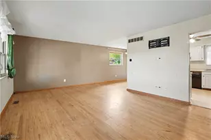 2802 16th Ave, Vienna, WV 26105 - Photo 14