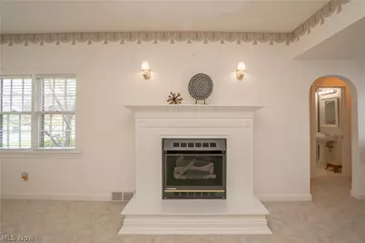 215 Lake Avenue NE, Hartville, OH 44632 - Photo 8