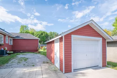 215 Lake Avenue NE, Hartville, OH 44632 - Photo 40