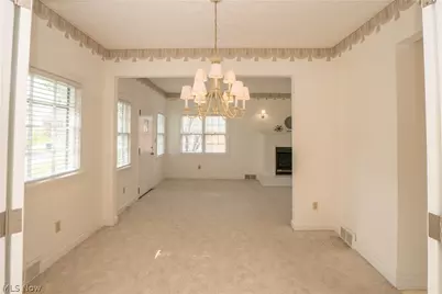 215 Lake Avenue NE, Hartville, OH 44632 - Photo 10