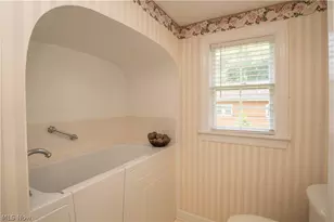 215 Lake Ave NE, Hartville, OH 44632 - Photo 32