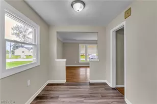 29210 Green Dr, Willowick, OH 44095 - Photo 6