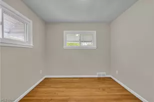 29210 Green Dr, Willowick, OH 44095 - Photo 14