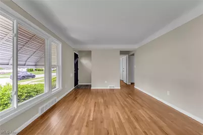 29210 Green Drive, Willowick, OH 44095 - Photo 4