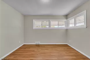 29210 Green Dr, Willowick, OH 44095 - Photo 12