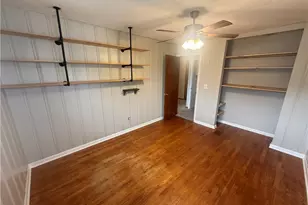 819 39th St, Vienna, WV 26105 - Photo 18