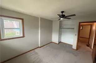 819 39th St, Vienna, WV 26105 - Photo 14