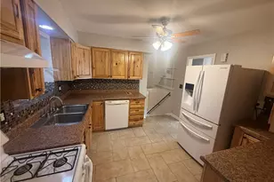 819 39th St, Vienna, WV 26105 - Photo 8
