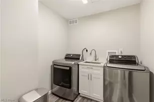 6813 Palmerston Dr, Mentor, OH 44060 - Photo 24