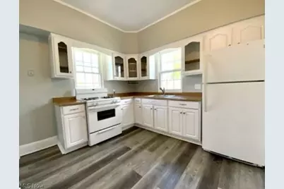 21491 Naumann Avenue, Euclid, OH 44123 - Photo 6