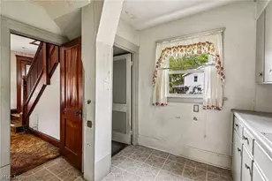 549 Parkdale Dr, Akron, OH 44307 - Photo 8
