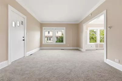 1521 Blossom Park Avenue, Oakwood, OH 44107 - Photo 6