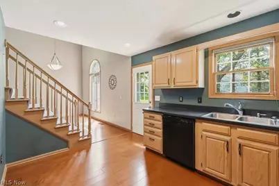 20745 Sun Meadow Trail, Strongsville, OH 44149 - Photo 18