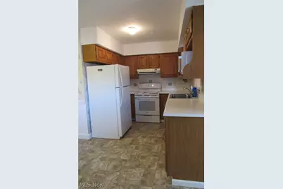 7 Meadowlawn Drive #19, Mentor, OH 44060 - Photo 4