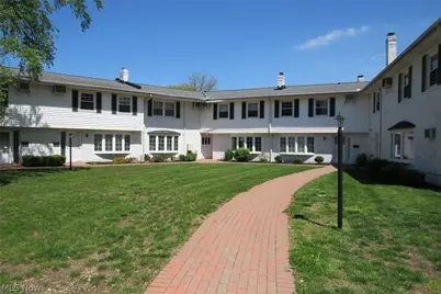7 Meadowlawn Drive #19, Mentor, OH 44060 - Photo 2