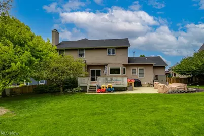 326 Saint Lawrence Circle, Northfield, OH 44067 - Photo 4