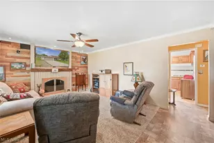3898 New Rd, Austintown, OH 44515 - Photo 12