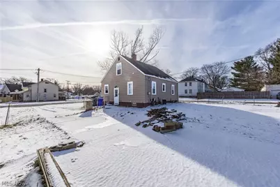 33 Pierce Avenue, Cuyahoga Falls, OH 44221 - Photo 2