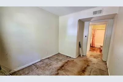 863 North, Painesville, OH 44077 - Photo 16