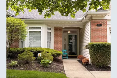 370 Rosebury Court, Mayfield Heights, OH 44124 - Photo 2
