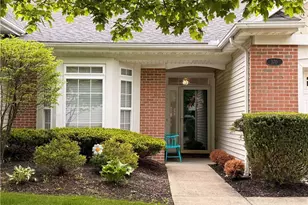 370 Rosebury Ct, Mayfield Heights, OH 44124 - Photo 2