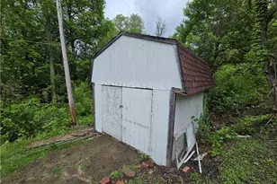 67480 Plum St, Bridgeport, OH 43912 - Photo 6