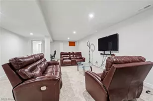 3268 Stoneleigh Rd NE, Canton, OH 44721 - Photo 24