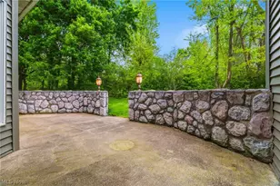 1012 Cloverdale Cir NE, Massillon, OH 44646 - Photo 4