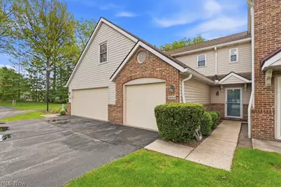 5653 Gateway Lane, Brook Park, OH 44142 - Photo 2