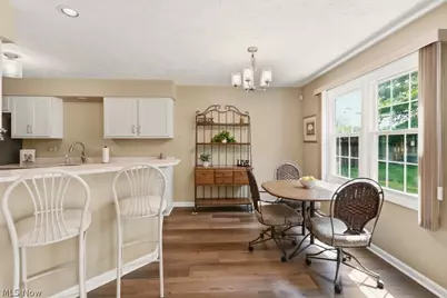 5653 Gateway Lane, Brook Park, OH 44142 - Photo 8