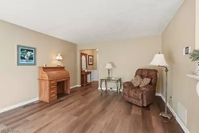 5653 Gateway Lane, Brook Park, OH 44142 - Photo 14