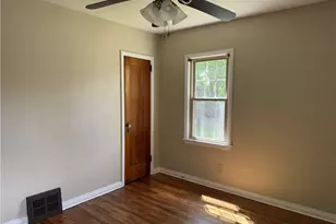 204 E Baird Ave, Barberton, OH 44203 - Photo 10