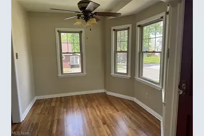 204 E Baird Avenue, Barberton, OH 44203 - Photo 4