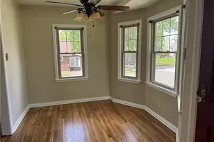 204 E Baird Ave, Barberton, OH 44203 - Photo 4