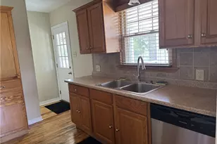 204 E Baird Ave, Barberton, OH 44203 - Photo 6