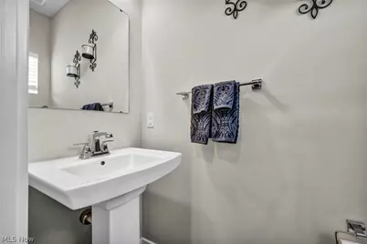 7203 Stonegate Circle NE, Canton, OH 44721 - Photo 12