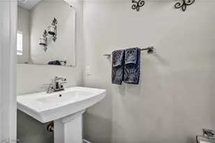 7203 Stonegate Cir NE, Canton, OH 44721 - Photo 12
