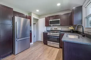 12329 Darlington Ave, Garfield Heights, OH 44125 - Photo 8
