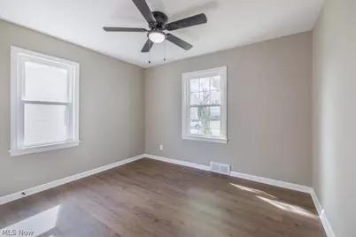 12329 Darlington Avenue, Garfield Heights, OH 44125 - Photo 10