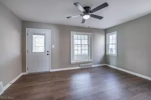 12329 Darlington Ave, Garfield Heights, OH 44125 - Photo 4