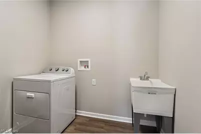 215 Silver Spring Circle, Elyria, OH 44035 - Photo 20